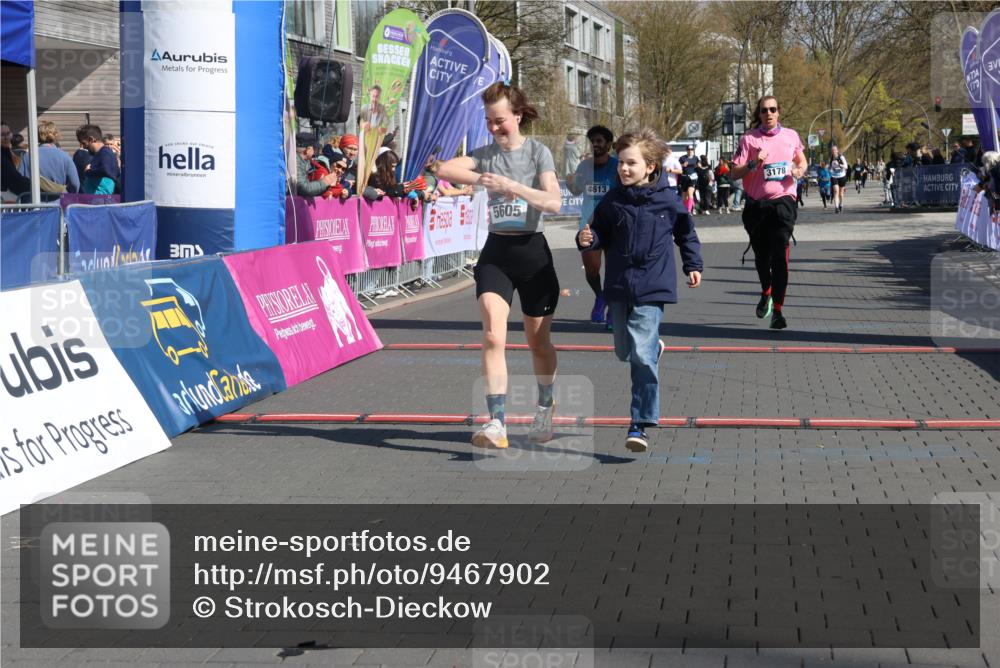 12.04.2026 - 45. Internationalen Wilhelmsburger Insellauf Strokosch-Dieckow http://msf.ph/oto/9467902 12.04.2026 11:02:29 Ziel 2417, 5605, 4613, 3178 meine-sportfotos.de