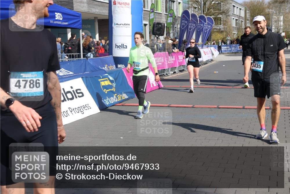 12.04.2026 - 45. Internationalen Wilhelmsburger Insellauf Strokosch-Dieckow http://msf.ph/oto/9467933 12.04.2026 11:18:28 Ziel 3435, 2240, 5700, 4902, 4918 meine-sportfotos.de