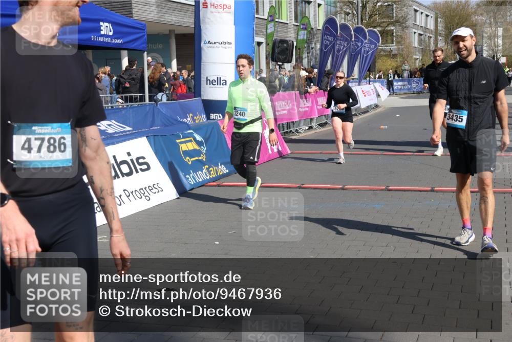 12.04.2026 - 45. Internationalen Wilhelmsburger Insellauf Strokosch-Dieckow http://msf.ph/oto/9467936 12.04.2026 11:18:28 Ziel 3435, 2240, 5700, 4902, 4918 meine-sportfotos.de