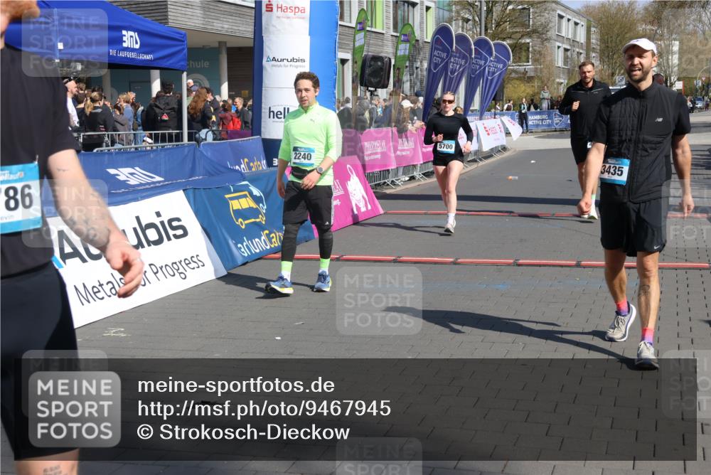 12.04.2026 - 45. Internationalen Wilhelmsburger Insellauf Strokosch-Dieckow http://msf.ph/oto/9467945 12.04.2026 11:18:28 Ziel 3435, 2240, 5700, 4902, 4918 meine-sportfotos.de