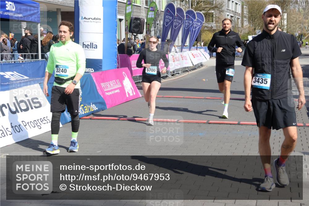 12.04.2026 - 45. Internationalen Wilhelmsburger Insellauf Strokosch-Dieckow http://msf.ph/oto/9467953 12.04.2026 11:18:29 Ziel 2240, 5700, 4902, 4918 meine-sportfotos.de