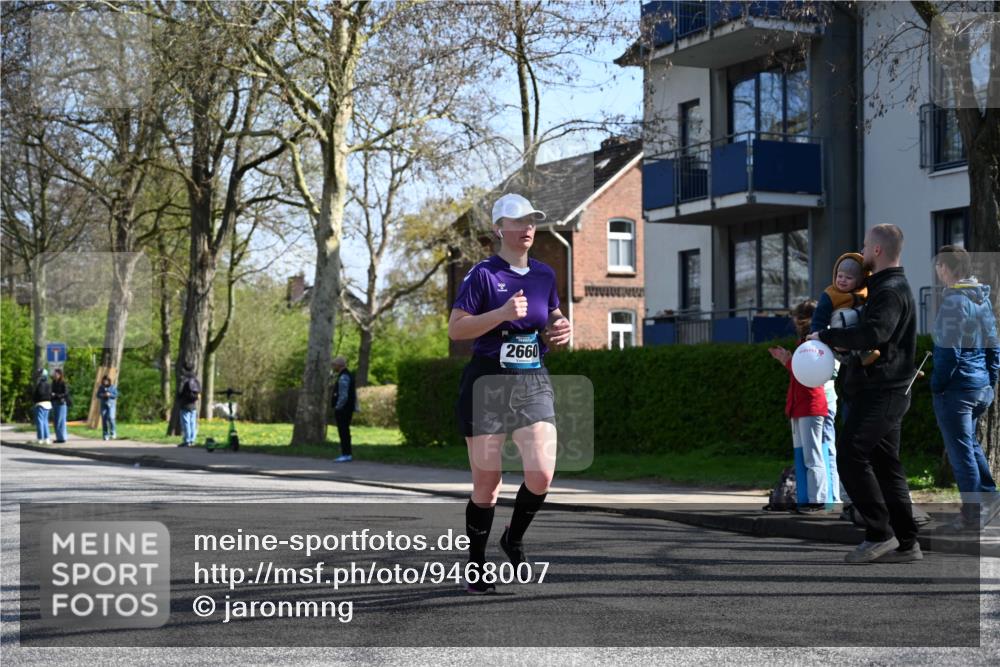 12.04.2026 - 45. Internationalen Wilhelmsburger Insellauf J. Mangold http://msf.ph/oto/9468007 12.04.2026 11:07:41 Ziel 4856, 3295, 2924, 2660, 2882, 2864, 3671, 4956, 3397, 2800, 4977, 3740 meine-sportfotos.de