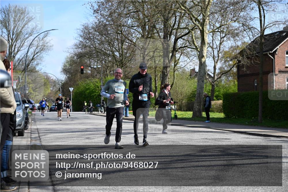 12.04.2026 - 45. Internationalen Wilhelmsburger Insellauf J. Mangold http://msf.ph/oto/9468027 12.04.2026 11:07:50 Ziel 2924, 2660, 2882, 2864, 3671, 4956, 3397, 2800, 4977, 3740, 2686 meine-sportfotos.de