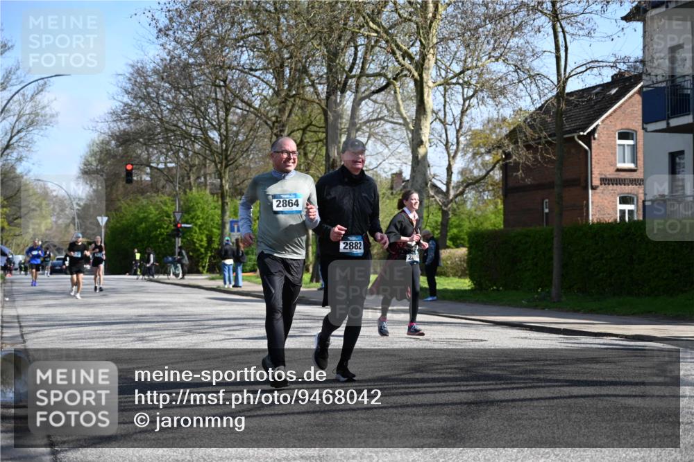 12.04.2026 - 45. Internationalen Wilhelmsburger Insellauf J. Mangold http://msf.ph/oto/9468042 12.04.2026 11:07:51 Ziel 2924, 2660, 2882, 2864, 3671, 4956, 3397, 2800, 4977, 3740, 2686 meine-sportfotos.de