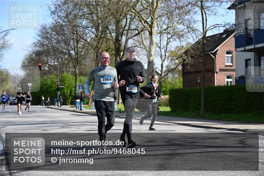12.04.2026 - 45. Internationalen Wilhelmsburger Insellauf J. Mangold http://msf.ph/oto/9468045 12.04.2026 11:07:51 Ziel 2924, 2660, 2882, 2864, 3671, 4956, 3397, 2800, 4977, 3740, 2686 meine-sportfotos.de