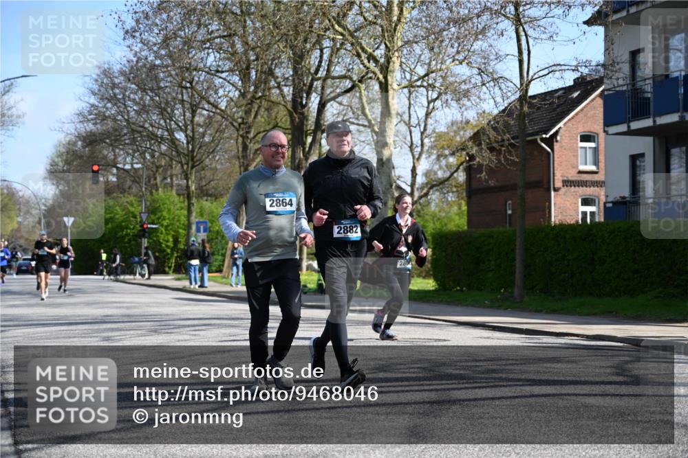 12.04.2026 - 45. Internationalen Wilhelmsburger Insellauf J. Mangold http://msf.ph/oto/9468046 12.04.2026 11:07:51 Ziel 2924, 2660, 2882, 2864, 3671, 4956, 3397, 2800, 4977, 3740, 2686 meine-sportfotos.de