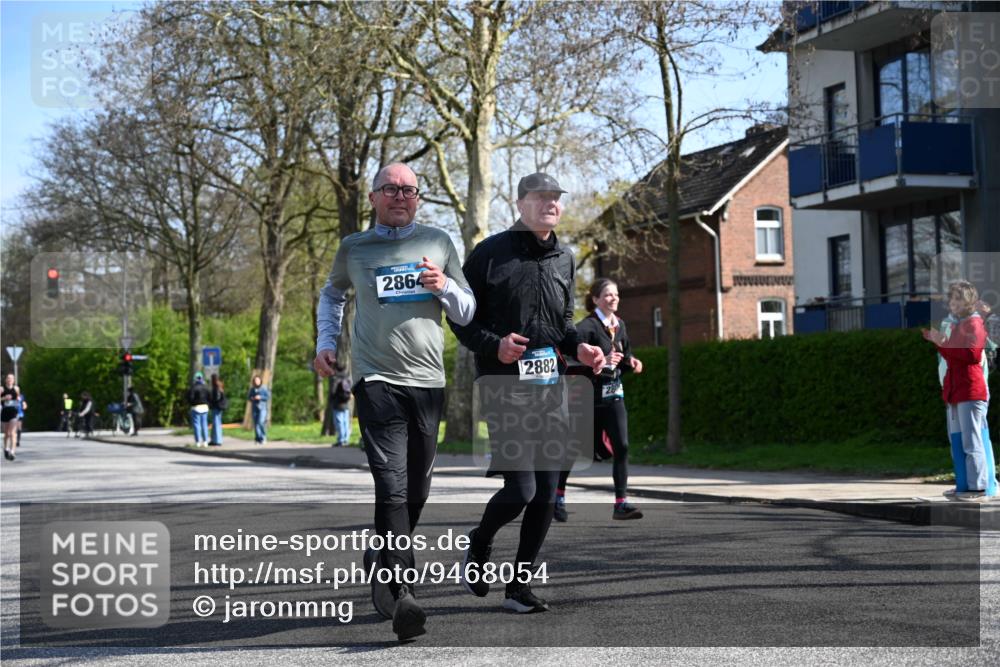 12.04.2026 - 45. Internationalen Wilhelmsburger Insellauf J. Mangold http://msf.ph/oto/9468054 12.04.2026 11:07:52 Ziel 2924, 2660, 2882, 2864, 3671, 4956, 3397, 2800, 4977, 3740, 2686 meine-sportfotos.de