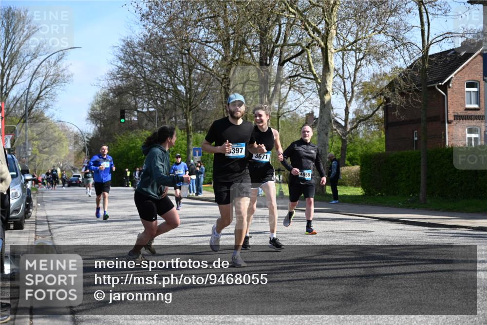 12.04.2026 - 45. Internationalen Wilhelmsburger Insellauf J. Mangold http://msf.ph/oto/9468055 12.04.2026 11:08:01 Ziel 2882, 2864, 3671, 4956, 3397, 2800, 4977, 3740, 3740, 2686, 4624, 3732, 4232, 3569, 5285 meine-sportfotos.de