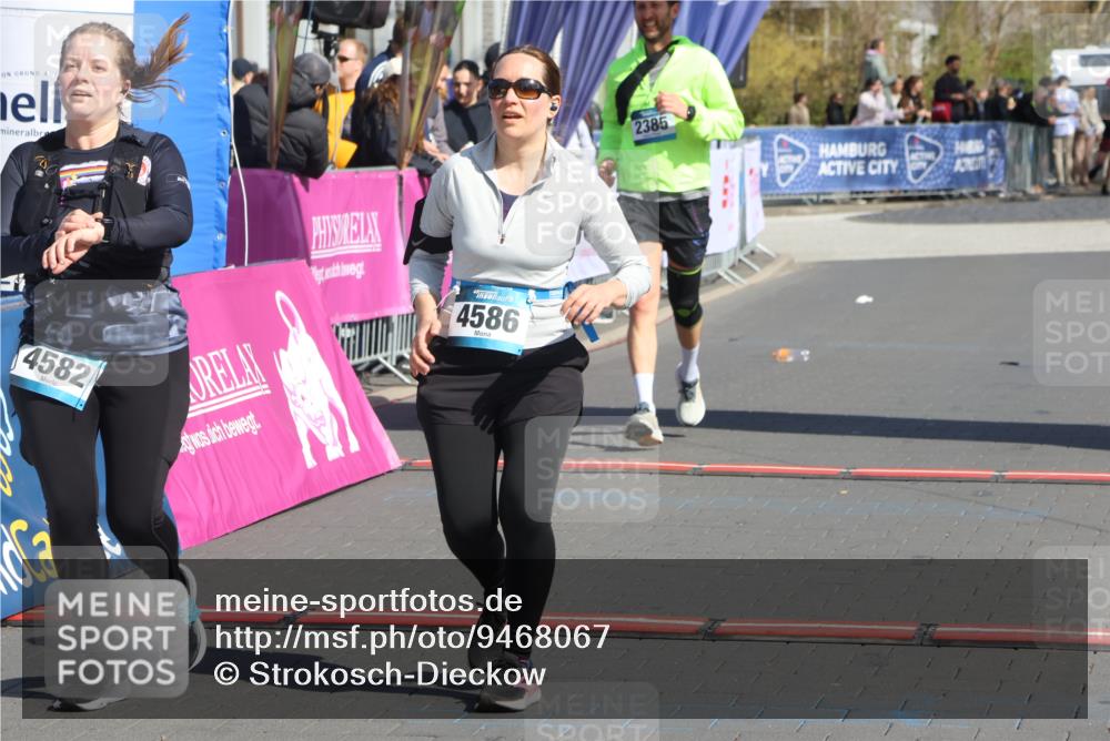 12.04.2026 - 45. Internationalen Wilhelmsburger Insellauf Strokosch-Dieckow http://msf.ph/oto/9468067 12.04.2026 11:18:55 Ziel 2806, 4582, 4586, 2385 meine-sportfotos.de
