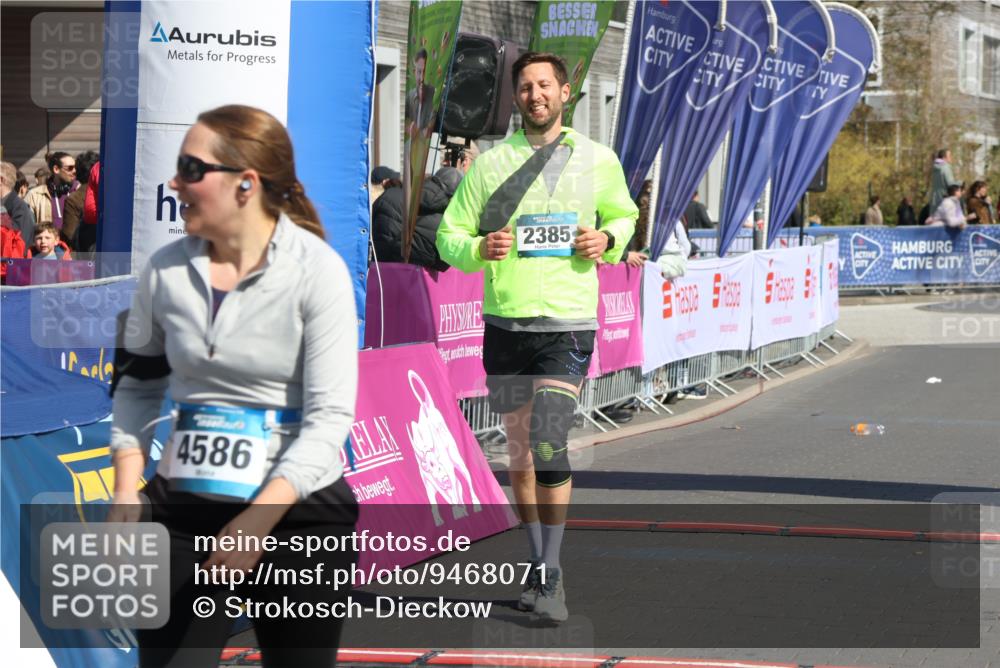 12.04.2026 - 45. Internationalen Wilhelmsburger Insellauf Strokosch-Dieckow http://msf.ph/oto/9468071 12.04.2026 11:18:57 Ziel 4582, 4586, 2385 meine-sportfotos.de