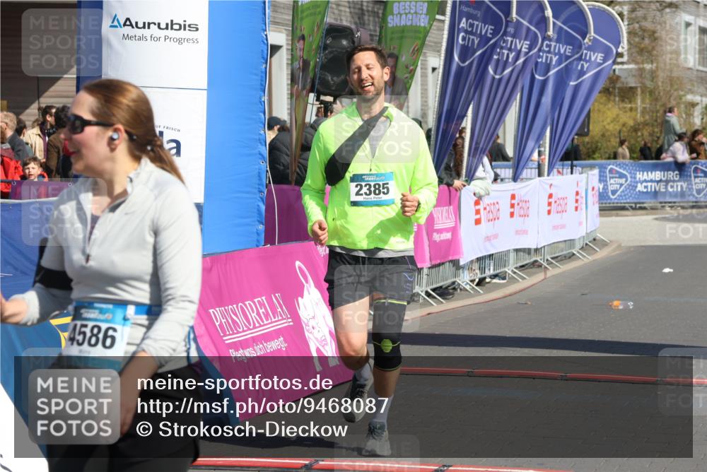 12.04.2026 - 45. Internationalen Wilhelmsburger Insellauf Strokosch-Dieckow http://msf.ph/oto/9468087 12.04.2026 11:18:57 Ziel 4582, 4586, 2385 meine-sportfotos.de