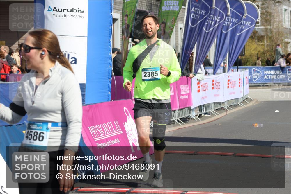 12.04.2026 - 45. Internationalen Wilhelmsburger Insellauf Strokosch-Dieckow http://msf.ph/oto/9468091 12.04.2026 11:18:57 Ziel 4582, 4586, 2385 meine-sportfotos.de