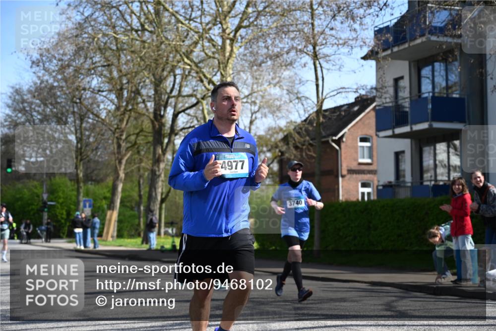 12.04.2026 - 45. Internationalen Wilhelmsburger Insellauf J. Mangold http://msf.ph/oto/9468102 12.04.2026 11:08:07 Ziel 2882, 2864, 3671, 4956, 3397, 2800, 4977, 3740, 2686, 4624, 3732, 4232, 3569, 5285 meine-sportfotos.de