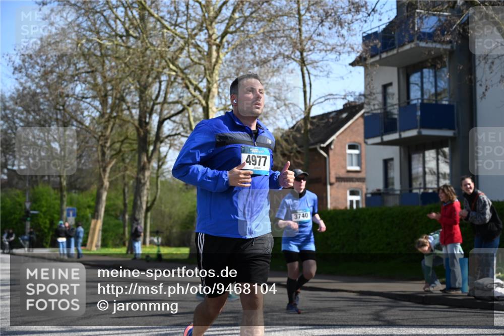 12.04.2026 - 45. Internationalen Wilhelmsburger Insellauf J. Mangold http://msf.ph/oto/9468104 12.04.2026 11:08:07 Ziel 2882, 2864, 3671, 4956, 3397, 2800, 4977, 3740, 2686, 4624, 3732, 4232, 3569, 5285 meine-sportfotos.de