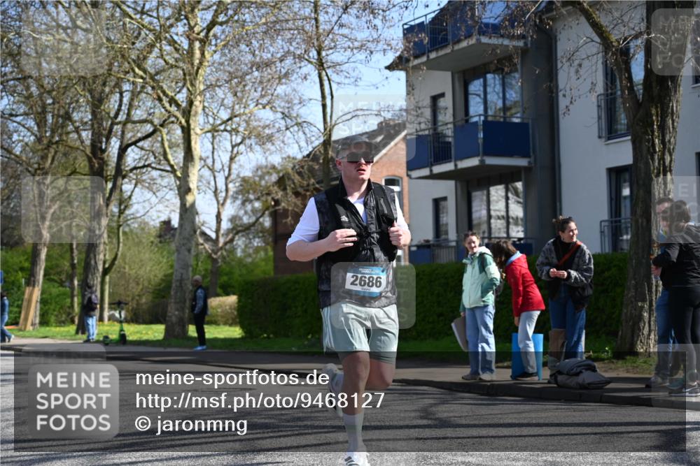 12.04.2026 - 45. Internationalen Wilhelmsburger Insellauf J. Mangold http://msf.ph/oto/9468127 12.04.2026 11:08:14 Ziel 3671, 4956, 3397, 2800, 4977, 3740, 2686, 4624, 3732, 4232, 3569, 5285, 0000, 2142, 4371 meine-sportfotos.de