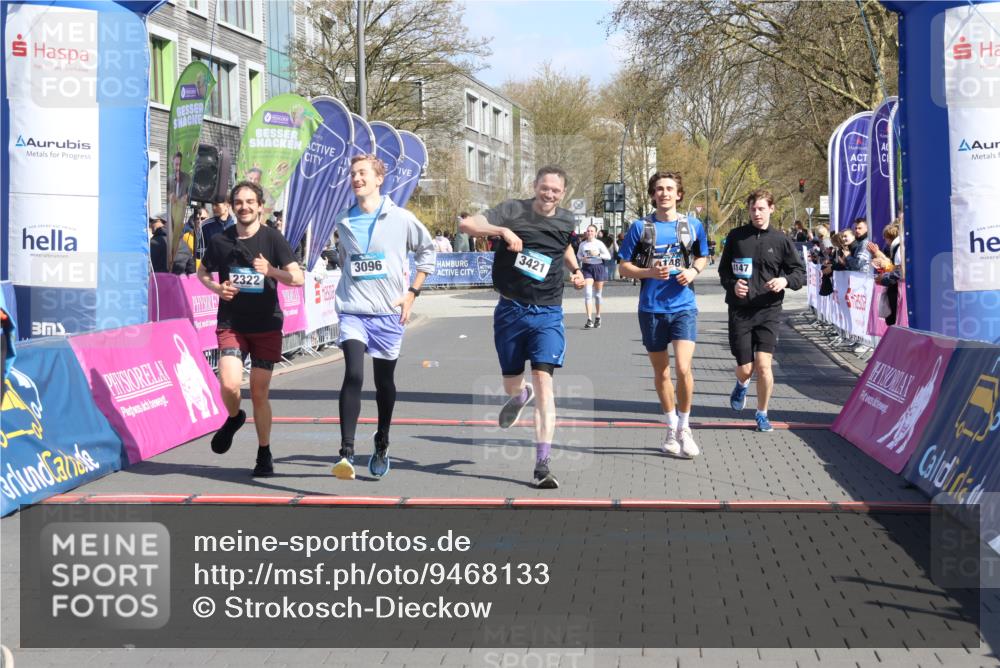 12.04.2026 - 45. Internationalen Wilhelmsburger Insellauf Strokosch-Dieckow http://msf.ph/oto/9468133 12.04.2026 11:19:09 Ziel 3633, 3096, 3421, 2322, 4148, 4147 meine-sportfotos.de