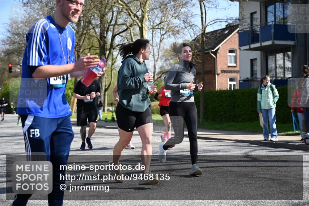 12.04.2026 - 45. Internationalen Wilhelmsburger Insellauf J. Mangold http://msf.ph/oto/9468135 12.04.2026 11:08:28 Ziel 2686, 4624, 3732, 4232, 3569, 5285, 0000, 2142, 4371, 3748, 3748, 3701, 2050, 4406 meine-sportfotos.de