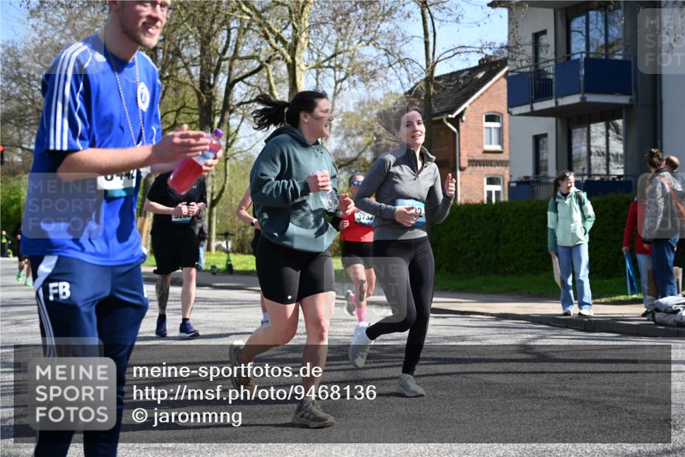 12.04.2026 - 45. Internationalen Wilhelmsburger Insellauf J. Mangold http://msf.ph/oto/9468136 12.04.2026 11:08:28 Ziel 2686, 4624, 3732, 4232, 3569, 5285, 0000, 2142, 4371, 3748, 3748, 3701, 2050, 4406 meine-sportfotos.de