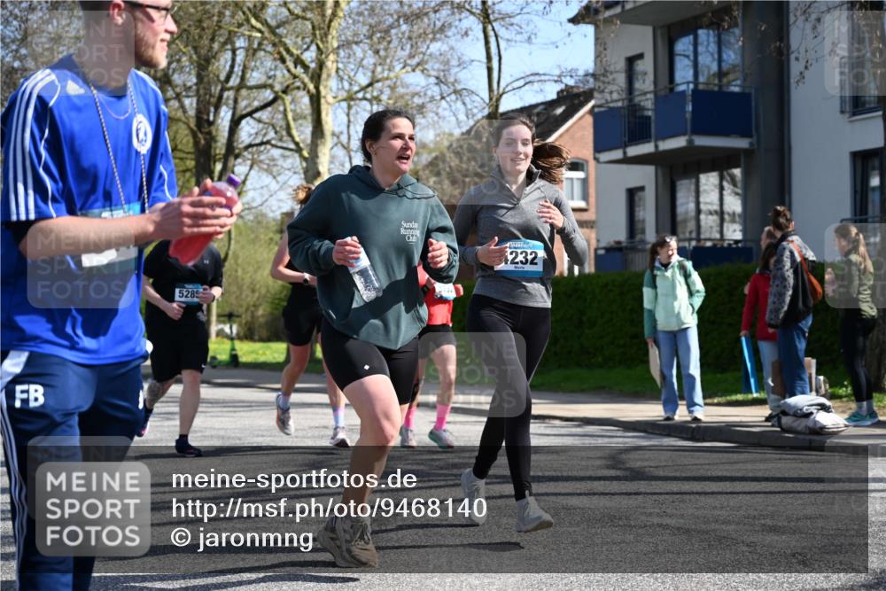 12.04.2026 - 45. Internationalen Wilhelmsburger Insellauf J. Mangold http://msf.ph/oto/9468140 12.04.2026 11:08:29 Ziel 2686, 4624, 3732, 4232, 3569, 5285, 0000, 2142, 4371, 3748, 3701, 2050, 4406, 3169, 2699, 3005, 5629 meine-sportfotos.de