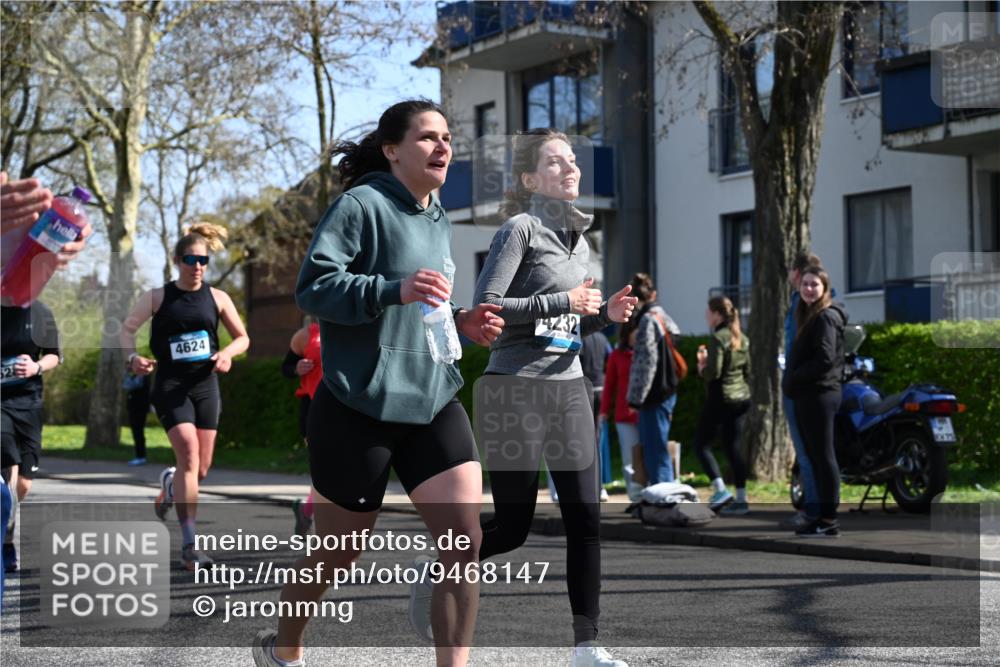 12.04.2026 - 45. Internationalen Wilhelmsburger Insellauf J. Mangold http://msf.ph/oto/9468147 12.04.2026 11:08:29 Ziel 2686, 4624, 3732, 4232, 3569, 5285, 0000, 2142, 4371, 3748, 3701, 2050, 4406, 3169, 2699, 3005, 5629 meine-sportfotos.de