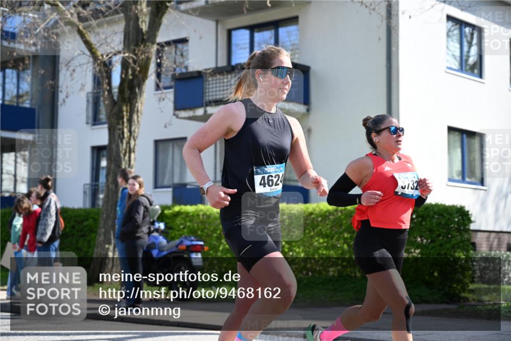 12.04.2026 - 45. Internationalen Wilhelmsburger Insellauf J. Mangold http://msf.ph/oto/9468162 12.04.2026 11:08:31 Ziel 2686, 4624, 3732, 4232, 3569, 5285, 0000, 2142, 4371, 3748, 3701, 2050, 4406, 3169, 2699, 3005, 5629, 2620, 2601 meine-sportfotos.de