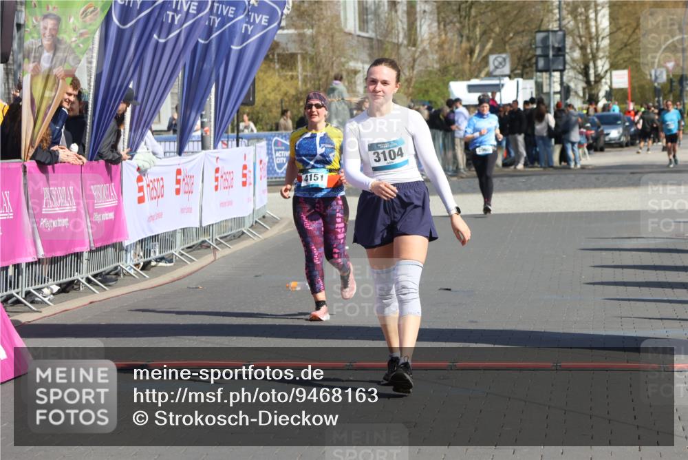 12.04.2026 - 45. Internationalen Wilhelmsburger Insellauf Strokosch-Dieckow http://msf.ph/oto/9468163 12.04.2026 11:19:18 Ziel 3104, 4151 meine-sportfotos.de