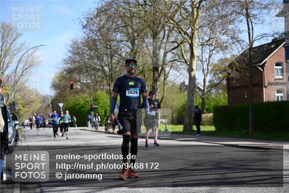 12.04.2026 - 45. Internationalen Wilhelmsburger Insellauf J. Mangold http://msf.ph/oto/9468172 12.04.2026 11:08:38 Ziel 4624, 3732, 4232, 3569, 5285, 0000, 2142, 4371, 4371, 3748, 3701, 2050, 4406, 4406, 3169, 2699, 3005, 5629, 2620, 2601, 4485 meine-sportfotos.de