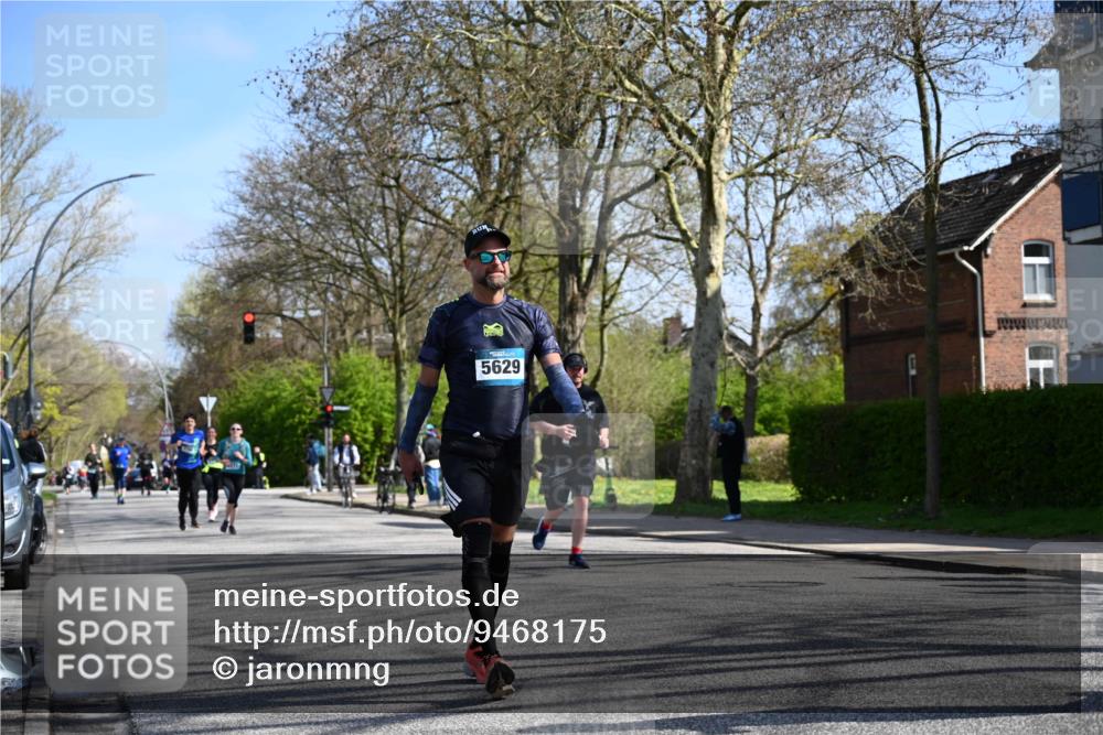 12.04.2026 - 45. Internationalen Wilhelmsburger Insellauf J. Mangold http://msf.ph/oto/9468175 12.04.2026 11:08:38 Ziel 4624, 3732, 4232, 3569, 5285, 0000, 2142, 4371, 4371, 3748, 3701, 2050, 4406, 4406, 3169, 2699, 3005, 5629, 2620, 2601, 4485 meine-sportfotos.de