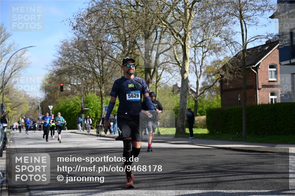 12.04.2026 - 45. Internationalen Wilhelmsburger Insellauf J. Mangold http://msf.ph/oto/9468178 12.04.2026 11:08:38 Ziel 4624, 3732, 4232, 3569, 5285, 0000, 2142, 4371, 4371, 3748, 3701, 2050, 4406, 4406, 3169, 2699, 3005, 5629, 2620, 2601, 4485 meine-sportfotos.de