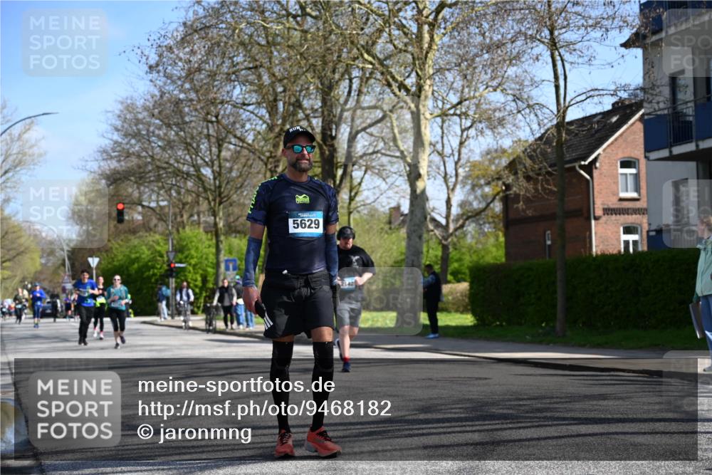 12.04.2026 - 45. Internationalen Wilhelmsburger Insellauf J. Mangold http://msf.ph/oto/9468182 12.04.2026 11:08:38 Ziel 4624, 3732, 4232, 3569, 5285, 0000, 2142, 4371, 4371, 3748, 3701, 2050, 4406, 4406, 3169, 2699, 3005, 5629, 2620, 2601, 4485 meine-sportfotos.de