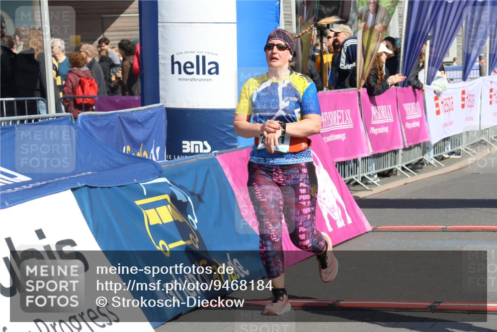 12.04.2026 - 45. Internationalen Wilhelmsburger Insellauf Strokosch-Dieckow http://msf.ph/oto/9468184 12.04.2026 11:19:21 Ziel 3104, 4151 meine-sportfotos.de
