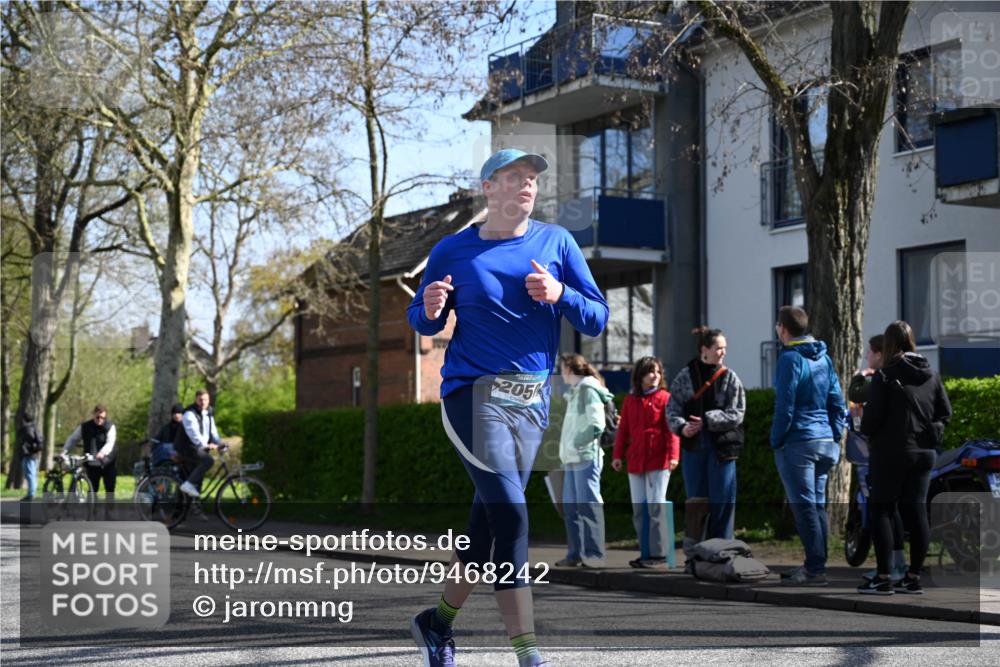 12.04.2026 - 45. Internationalen Wilhelmsburger Insellauf J. Mangold http://msf.ph/oto/9468242 12.04.2026 11:08:55 Ziel 0000, 2142, 4371, 3748, 3701, 2050, 4406, 3169, 2699, 3005, 5629, 2620, 2601, 2620, 2601, 4485, 3333, 2612, 3382, 4081, 3383, 2238 meine-sportfotos.de