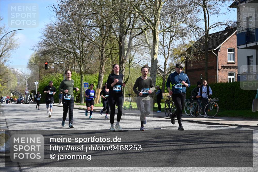 12.04.2026 - 45. Internationalen Wilhelmsburger Insellauf J. Mangold http://msf.ph/oto/9468253 12.04.2026 11:08:59 Ziel 4371, 3748, 3701, 2050, 4406, 3169, 2699, 3005, 5629, 2620, 2601, 4485, 3333, 2612, 3382, 4081, 3383, 2238 meine-sportfotos.de