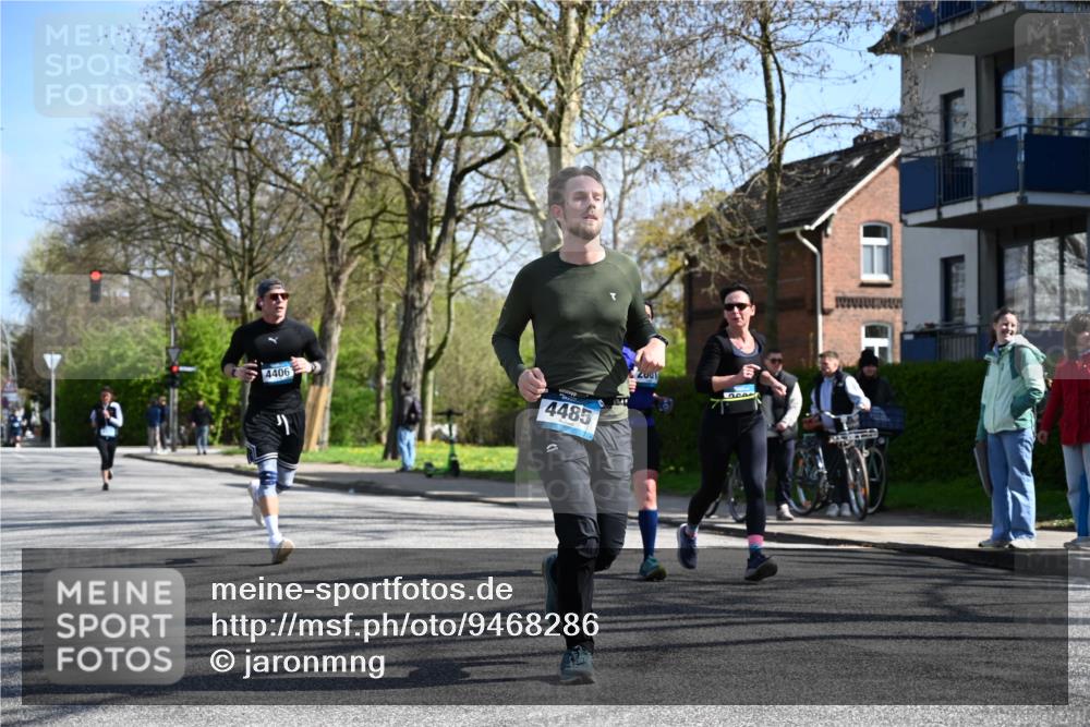 12.04.2026 - 45. Internationalen Wilhelmsburger Insellauf J. Mangold http://msf.ph/oto/9468286 12.04.2026 11:09:02 Ziel 4371, 3748, 3701, 2050, 4406, 3169, 2699, 3005, 5629, 2620, 2601, 4485, 3333, 2612, 3382, 4081, 3383, 2238 meine-sportfotos.de