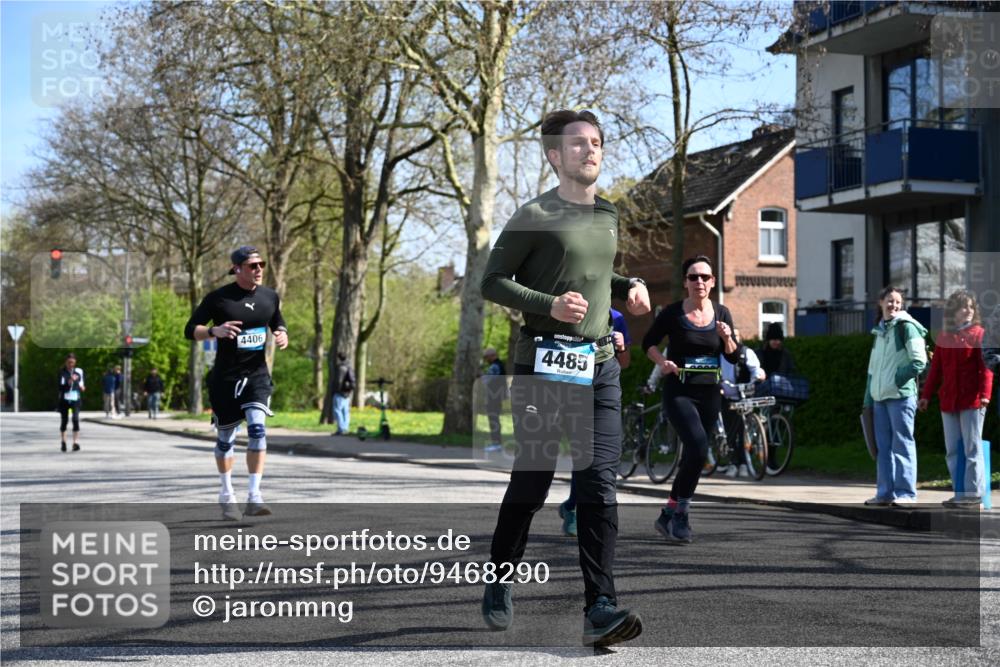 12.04.2026 - 45. Internationalen Wilhelmsburger Insellauf J. Mangold http://msf.ph/oto/9468290 12.04.2026 11:09:02 Ziel 4371, 3748, 3701, 2050, 4406, 3169, 2699, 3005, 5629, 2620, 2601, 4485, 3333, 2612, 3382, 4081, 3383, 2238 meine-sportfotos.de