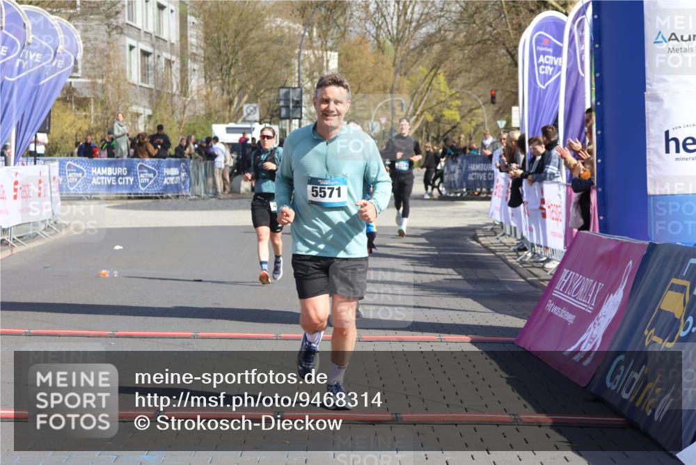 12.04.2026 - 45. Internationalen Wilhelmsburger Insellauf Strokosch-Dieckow http://msf.ph/oto/9468314 12.04.2026 11:19:49 Ziel 2226, 5571, 5035, 4520 meine-sportfotos.de