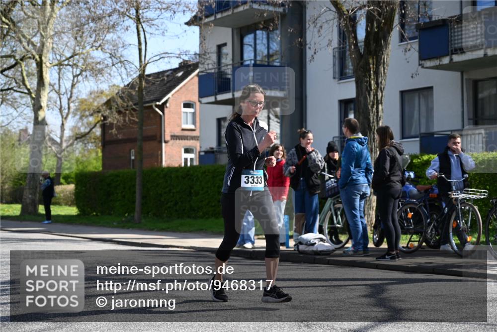 12.04.2026 - 45. Internationalen Wilhelmsburger Insellauf J. Mangold http://msf.ph/oto/9468317 12.04.2026 11:09:11 Ziel 4406, 3169, 2699, 3005, 5629, 2620, 2601, 4485, 3333, 2612, 3382, 4081, 3383, 2238, 2321, 5367 meine-sportfotos.de