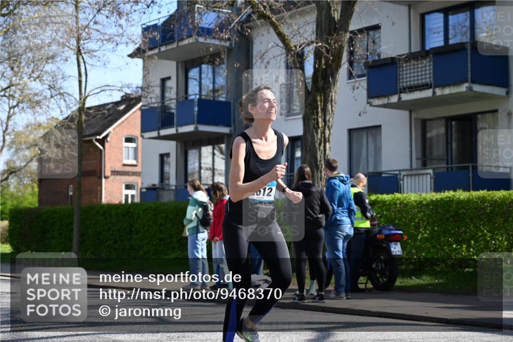 12.04.2026 - 45. Internationalen Wilhelmsburger Insellauf J. Mangold http://msf.ph/oto/9468370 12.04.2026 11:09:31 Ziel 2612, 3382, 4081, 3383, 2238, 2321, 5367, 3688, 4080, 3335, 4080, 3335, 3833, 4251, 3077, 5651, 5851 meine-sportfotos.de