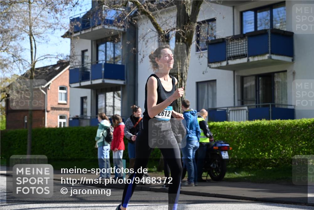 12.04.2026 - 45. Internationalen Wilhelmsburger Insellauf J. Mangold http://msf.ph/oto/9468372 12.04.2026 11:09:31 Ziel 2612, 3382, 4081, 3383, 2238, 2321, 5367, 3688, 4080, 3335, 4080, 3335, 3833, 4251, 3077, 5651, 5851 meine-sportfotos.de