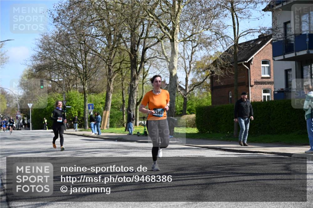 12.04.2026 - 45. Internationalen Wilhelmsburger Insellauf J. Mangold http://msf.ph/oto/9468386 12.04.2026 11:09:37 Ziel 2612, 3382, 4081, 3383, 2238, 2321, 5367, 3688, 4080, 3335, 3833, 4251, 3077, 5651, 5851, 2336 meine-sportfotos.de