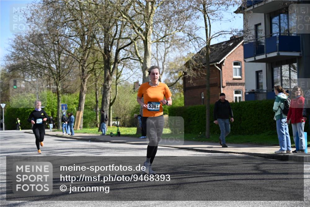 12.04.2026 - 45. Internationalen Wilhelmsburger Insellauf J. Mangold http://msf.ph/oto/9468393 12.04.2026 11:09:38 Ziel 2612, 3382, 4081, 3383, 2238, 2321, 5367, 3688, 3688, 4080, 3335, 3833, 4251, 3077, 5651, 5851, 2336, 2528 meine-sportfotos.de