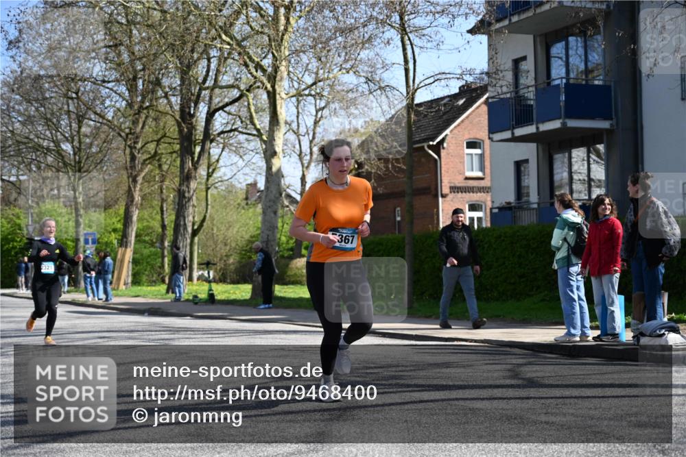 12.04.2026 - 45. Internationalen Wilhelmsburger Insellauf J. Mangold http://msf.ph/oto/9468400 12.04.2026 11:09:38 Ziel 2612, 3382, 4081, 3383, 2238, 2321, 5367, 3688, 3688, 4080, 3335, 3833, 4251, 3077, 5651, 5851, 2336, 2528 meine-sportfotos.de
