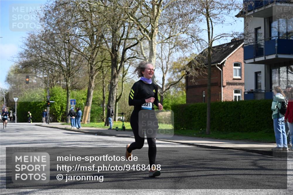 12.04.2026 - 45. Internationalen Wilhelmsburger Insellauf J. Mangold http://msf.ph/oto/9468408 12.04.2026 11:09:41 Ziel 3382, 4081, 3383, 2238, 2321, 5367, 3688, 4080, 3335, 3833, 4251, 3077, 5651, 5851, 2336, 2528, 3239 meine-sportfotos.de