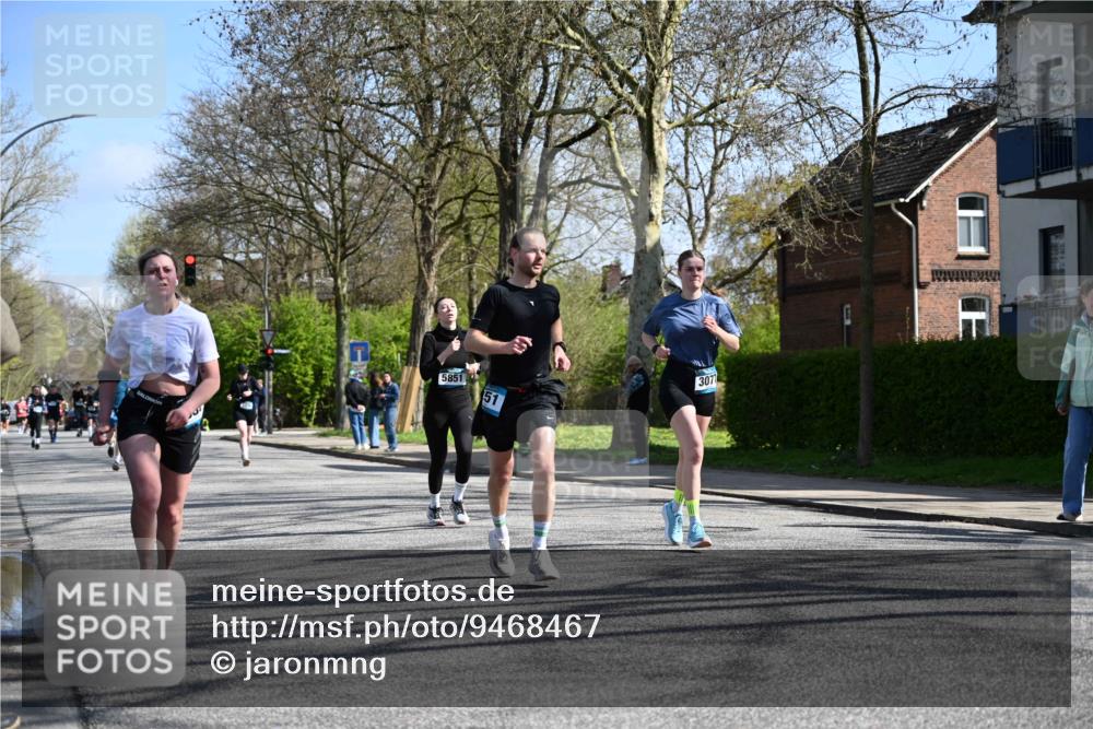 12.04.2026 - 45. Internationalen Wilhelmsburger Insellauf J. Mangold http://msf.ph/oto/9468467 12.04.2026 11:10:00 Ziel 3688, 4080, 3335, 3833, 4251, 3077, 5651, 5851, 2336, 2528, 3239, 2859, 2811, 2346, 3884, 3847, 3832, 2199, 3715, 2585, 4334 meine-sportfotos.de