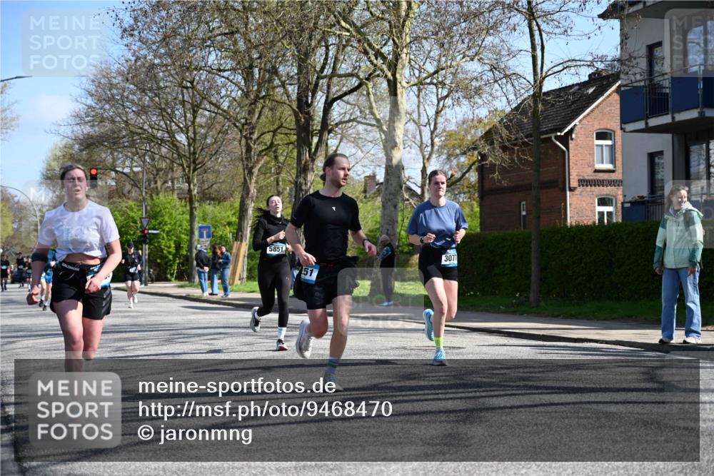 12.04.2026 - 45. Internationalen Wilhelmsburger Insellauf J. Mangold http://msf.ph/oto/9468470 12.04.2026 11:10:00 Ziel 3688, 4080, 3335, 3833, 4251, 3077, 5651, 5851, 2336, 2528, 3239, 2859, 2811, 2346, 3884, 3847, 3832, 2199, 3715, 2585, 4334 meine-sportfotos.de