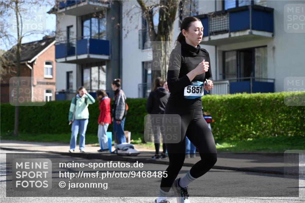 12.04.2026 - 45. Internationalen Wilhelmsburger Insellauf J. Mangold http://msf.ph/oto/9468485 12.04.2026 11:10:03 Ziel 3688, 4080, 3335, 3833, 4251, 3077, 5651, 5851, 2336, 2528, 3239, 2859, 2811, 2346, 2346, 3884, 3847, 3832, 2199, 3715, 2585, 4334, 3507 meine-sportfotos.de