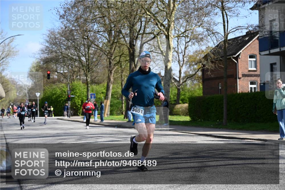 12.04.2026 - 45. Internationalen Wilhelmsburger Insellauf J. Mangold http://msf.ph/oto/9468489 12.04.2026 11:10:06 Ziel 4080, 3335, 3833, 4251, 3077, 5651, 5851, 2336, 2528, 3239, 2859, 2811, 2346, 3884, 3884, 3847, 3832, 2199, 3715, 2585, 4334, 3507, 3913, 2208, 2539, 2513 meine-sportfotos.de