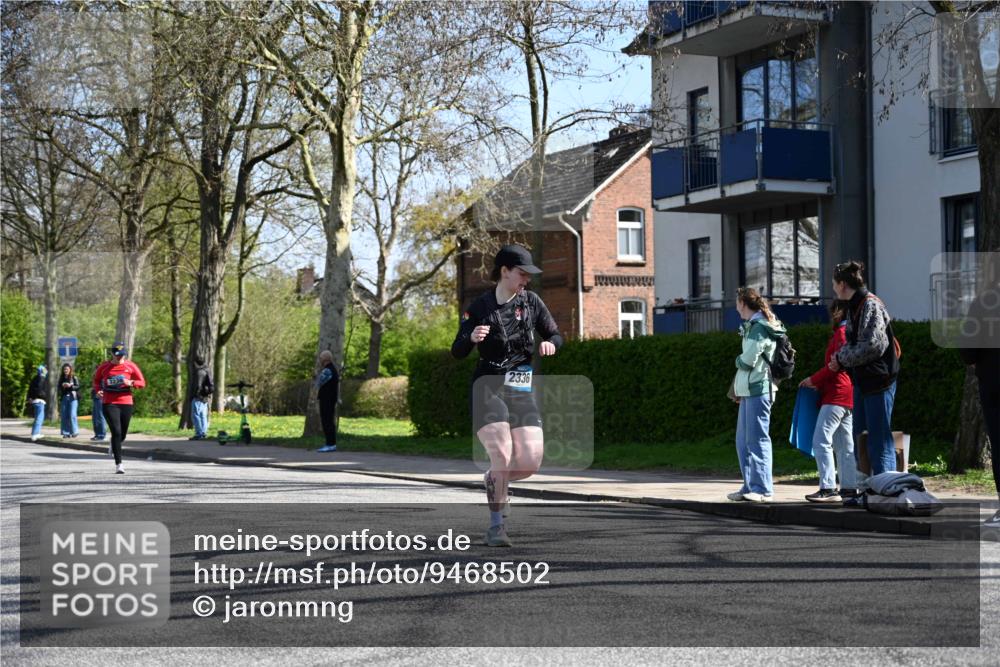 12.04.2026 - 45. Internationalen Wilhelmsburger Insellauf J. Mangold http://msf.ph/oto/9468502 12.04.2026 11:10:08 Ziel 4080, 3335, 3833, 4251, 3077, 5651, 5851, 2336, 2528, 3239, 2859, 2811, 2346, 3884, 3847, 3832, 2199, 3715, 2585, 4334, 3507, 3913, 2208, 2539, 2513, 2590, 2576 meine-sportfotos.de