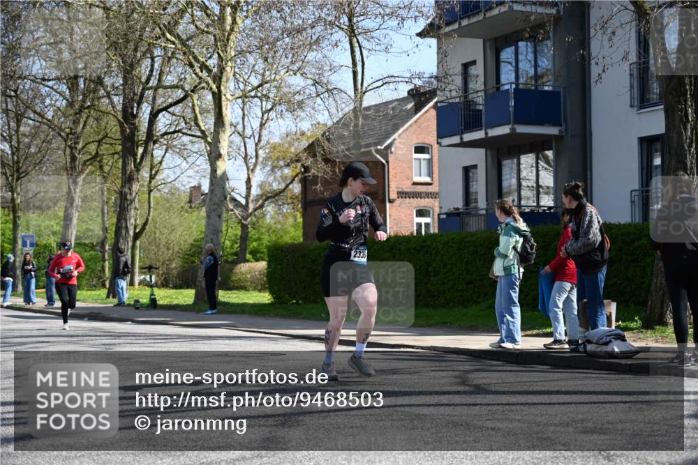 12.04.2026 - 45. Internationalen Wilhelmsburger Insellauf J. Mangold http://msf.ph/oto/9468503 12.04.2026 11:10:08 Ziel 4080, 3335, 3833, 4251, 3077, 5651, 5851, 2336, 2528, 3239, 2859, 2811, 2346, 3884, 3847, 3832, 2199, 3715, 2585, 4334, 3507, 3913, 2208, 2539, 2513, 2590, 2576 meine-sportfotos.de