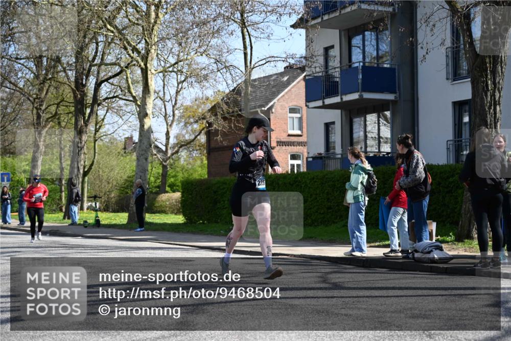 12.04.2026 - 45. Internationalen Wilhelmsburger Insellauf J. Mangold http://msf.ph/oto/9468504 12.04.2026 11:10:08 Ziel 4080, 3335, 3833, 4251, 3077, 5651, 5851, 2336, 2528, 3239, 2859, 2811, 2346, 3884, 3847, 3832, 2199, 3715, 2585, 4334, 3507, 3913, 2208, 2539, 2513, 2590, 2576 meine-sportfotos.de